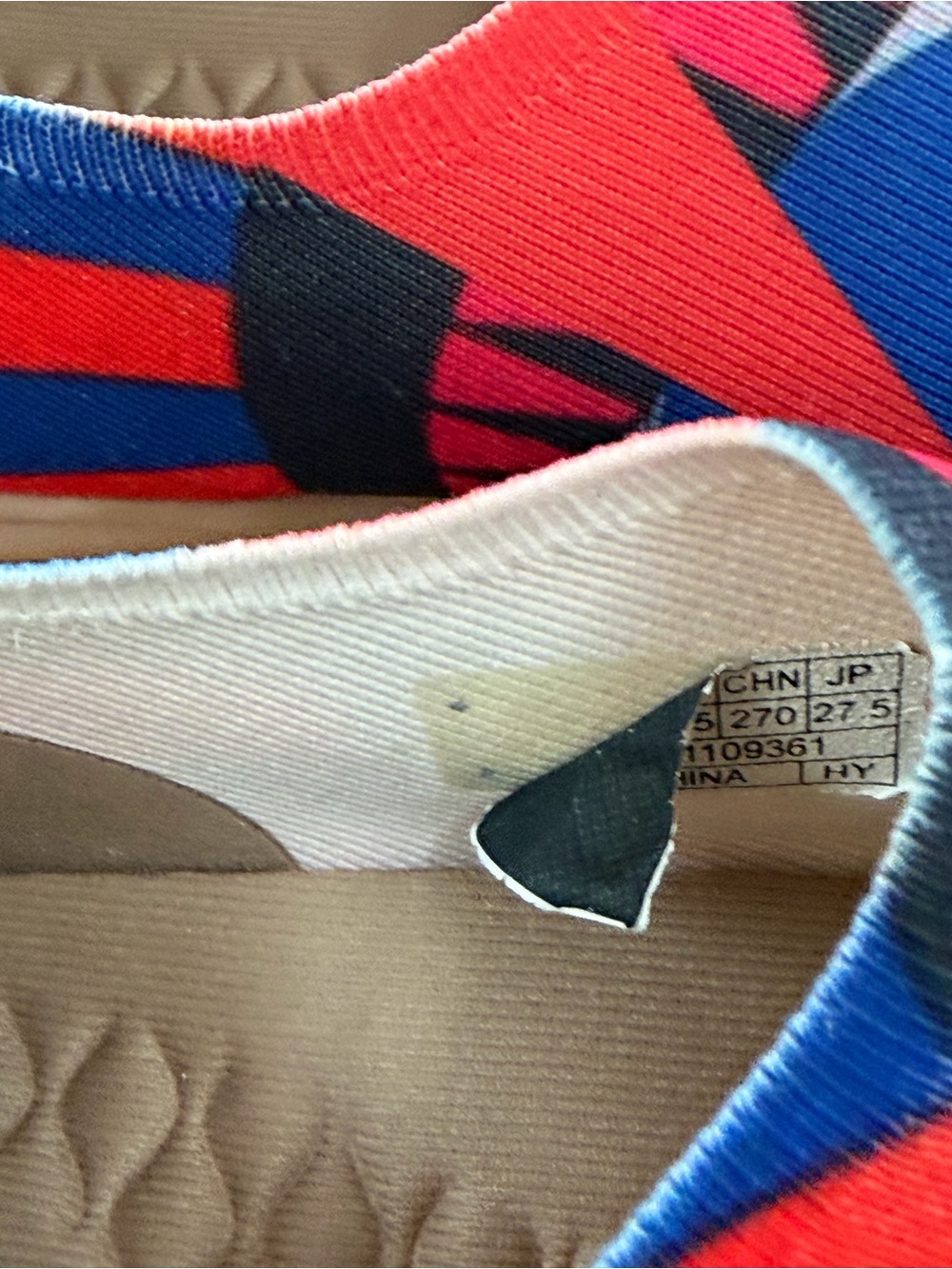 Uni Slip-On Shoes with Eye Graphic - Red & Blue - Picture 2 of 9